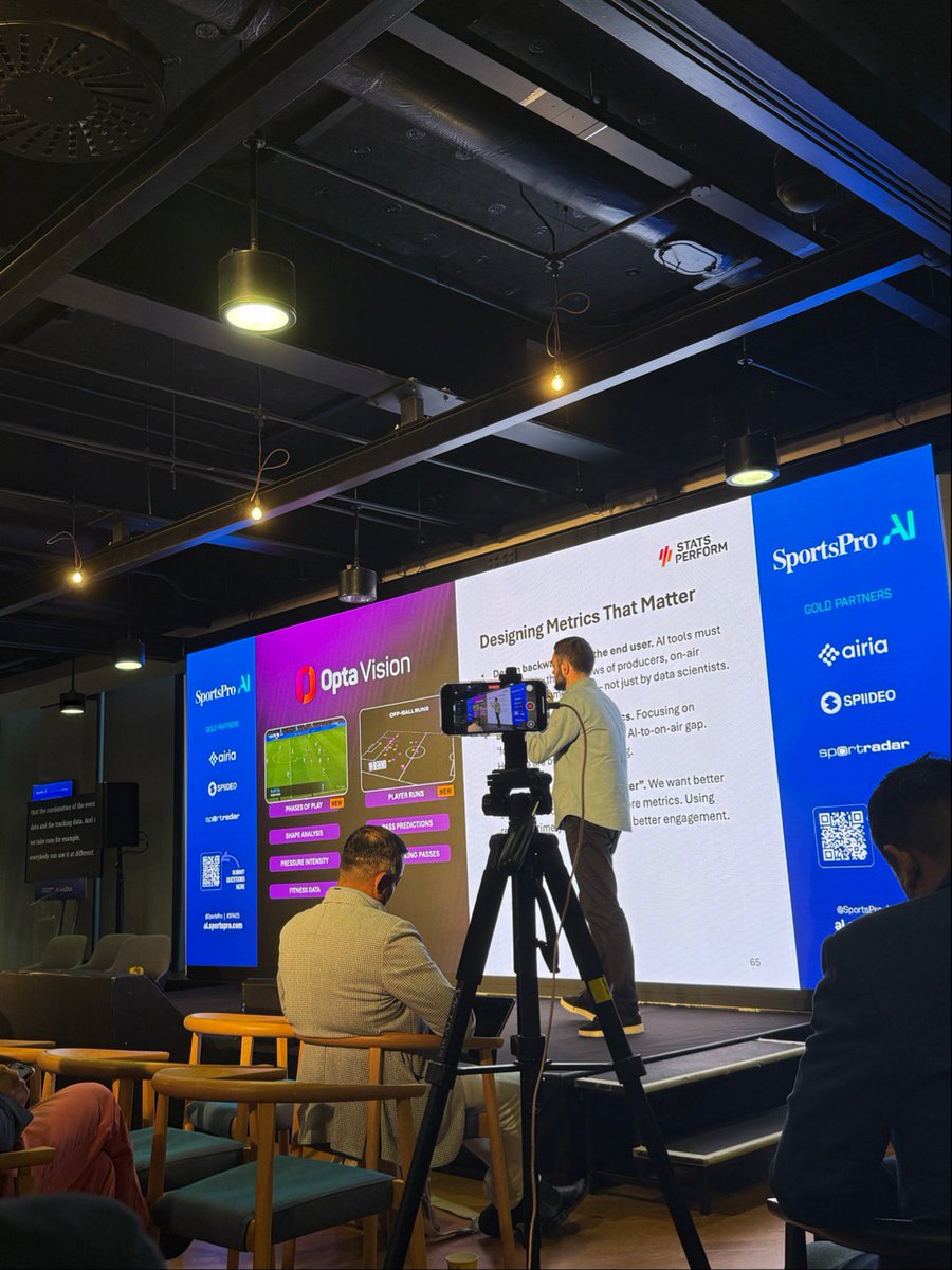 StatsPerform's tweet image. &quot;We are aiming to create metrics that have meaning to the end user – speaking the language of ‘Big Steve’ in the pub.&quot;

@JonnyWhitmore14 took the stage yesterday at #SportsProAI to share how story-first #AI can produce insights the media want to use, and fans actually care about.
