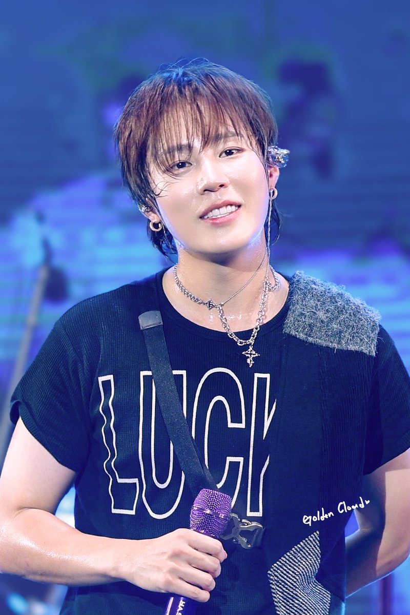 250914  
Someday Festival 2025                  

무대 위 반짝반짝 빛나는 별
그 별빛 아래 행복한 우리

너의 곁엔 변함없이 응원하는 하늘이 있어
많이 많이 아끼고 사랑해 ᶫᵒᵛᵉ ⠀̆̎ෆ ❤️‍🔥❤️‍🔥

#하성운 #HASUNGWOON #썸데이페스티벌 #썸페 <a href="/gooreumseng/">하성운</a>