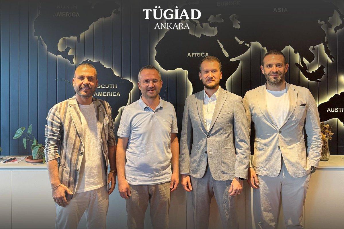 Yönetim Kurulu Başkanımız Aykut Çakmaklı, Başkan Yardımcımız Mustafa Kadooğlu ve Yönetim Kurulu Üyemiz Doğukan Yalı ile birlikte onursal üyemiz Ali Ercan’ı ziyaret ettik. 

Başkanımız Aykut Çakmaklı, Ali Ercan'a dernek binamızın yapım sürecine sağladığı katkılardan dolayı