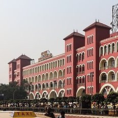 Uber partners with Indian Railways at Ahmedabad and Howrah Stations.

This collaboration marks Uber's first managed operations at railway stations in India, aiming to integrate technology with public transport hubs.

Source: The Economic Times