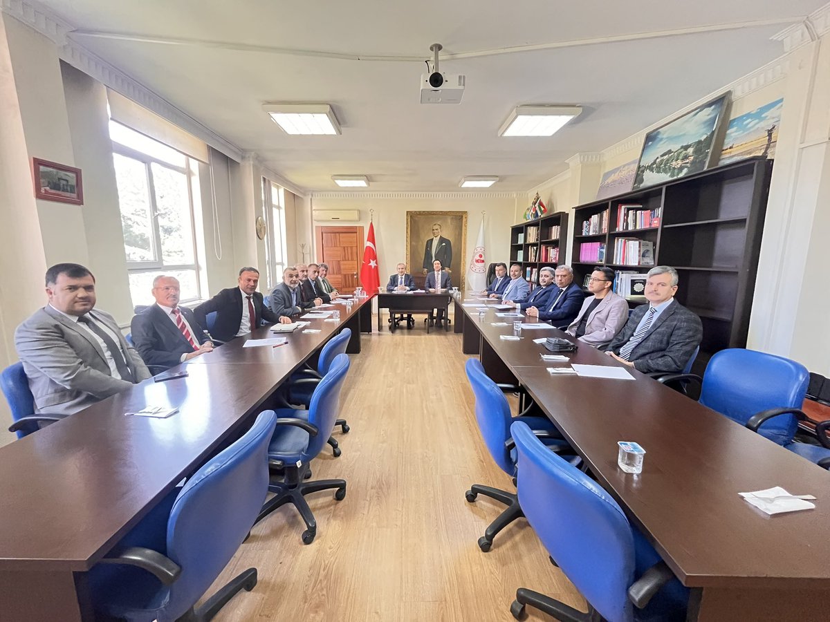 Merkez Valisi Sayın Abdülkadir YAZICI Başkanlığında Kaymakamımız Sayın Selim Çomaklı ve İlçe Müftümüz Sayın Emin PATAN ile Okul Müdürlerimizin katılımlarıyla Eğitime Destek Platformu Toplantısı gerçekleştirildi.

<a href="/kayserivaliligi/">T.C.Kayseri Valiliği</a> 
<a href="/KaymakamComakli/">Selim Çomaklı</a>