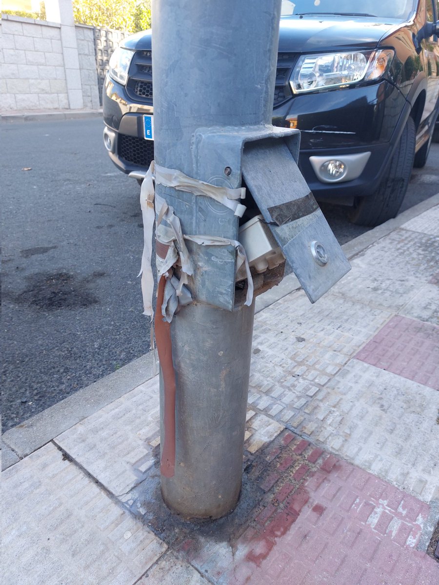 Por aquí pasan los niños de camino a la escuela infantil.
C/ Manuel Torres Salcedo. #Moralzarzal