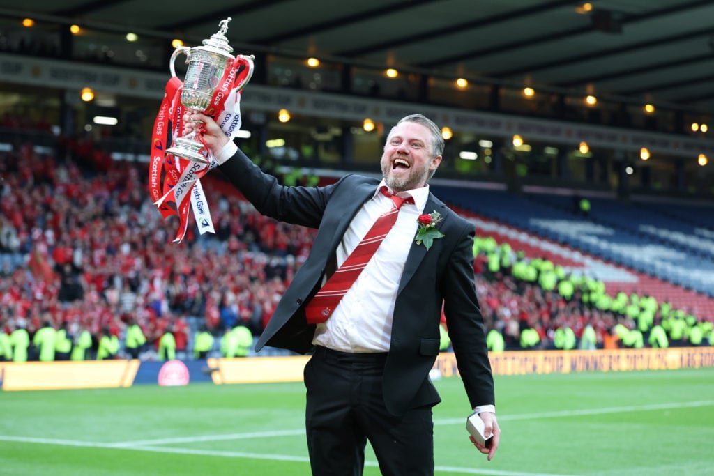 If he goes.....and i hope he turns it around and stays....then let him go quietly....none of this shouting for sacking crap. 
Guy will always be a legend.