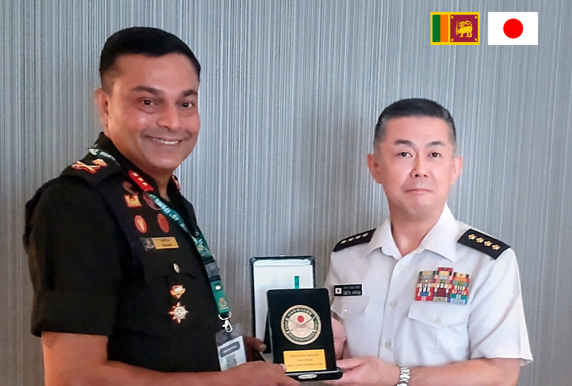 Japan_GSDF's tweet photo. 🇺🇸🇫🇷🇱🇰🇯🇵GEN Arai, CS, JGSDF, is currently visiting Malaysia from 22 to 25 SEP 2025 to attend the Indo-Pacific Armies Chiefs Conference ( #IPACC), marking his first overseas visit in his capacity as Chief of Staff.
On 23 SEP, prior to the conference, he held bilateral meetings with General Clark, Commander of the US Army Pacific, Major General Ozanne, Commander of the 3rd Division of the French Army, and General Delage, Chief of Staff of the Sri Lanka Army. Through these meetings, he worked to inherit and further strengthen the relationships built with ally and like-minded countries, deepen mutual trust, and exchange views on the future direction of bilateral cooperation.