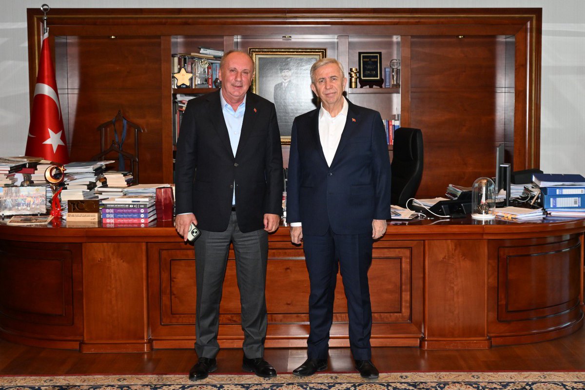 Ankara Büyükşehir Belediye Başkanımız Sayın Mansur Yavaş’ı ziyaret ettim. Belediyelerimiz üzerinde oluşturulan yargı baskısını red ediyoruz. Mansur Yavaş %60’ın üzerinde oy alarak seçilmiş Ankara’nın vicdanı, dürüstlüğün timsali bir siyasetçidir. Siyasetin sopası haline gelmiş,