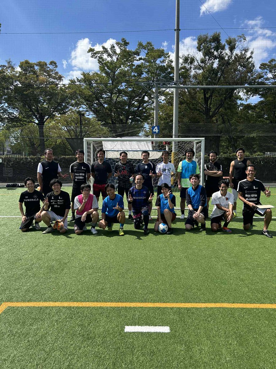 お仕事の縁で、菊池康平さん(<a href="/koheikikuchi753/">菊池康平</a>)が代表をされているラルガフットサルに参加！
前半の身体操作レッスンではお尻と首の使い方を学ばせていただき、短時間でもかなりの効果を実感。
後半のゲームでは久しぶりにボールを蹴ることができました⚽️
また是非参加させていただきます！