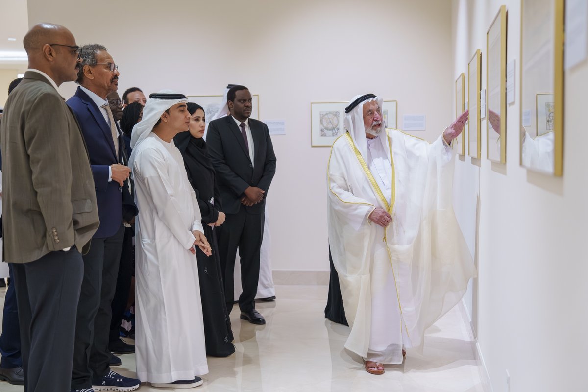 لقاء الدفعة الأولى من طلبة الدكتوراه بجامعة الدراسات العالمية
Meeting with the first cohort of PhD students of the Global Studies University