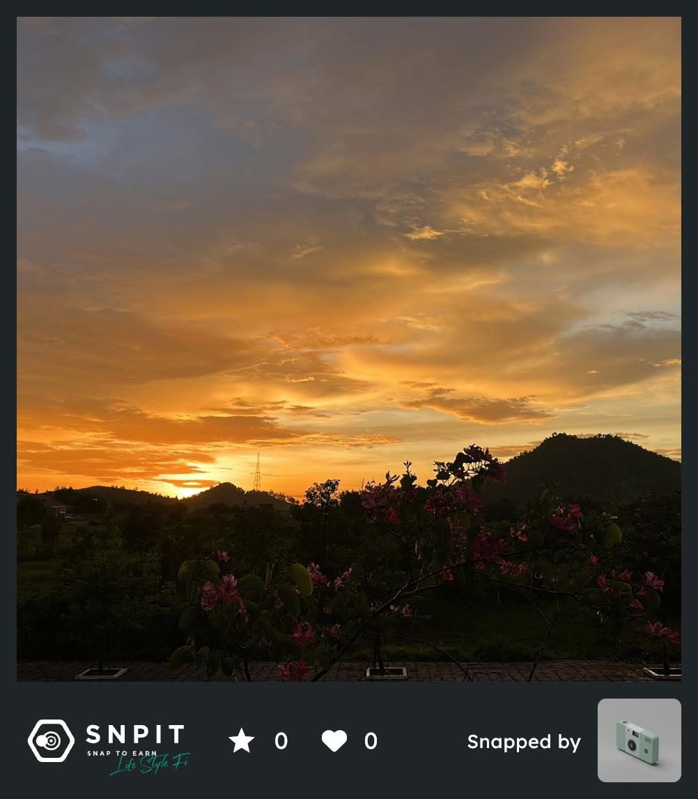 HauGiang50528's tweet image. Hoàng hôn đỏ rực như đôi môi cô gái 18, cầu vòng đôi xuất hiện. Họ nói nếu các cặp đôi cầu nguyện sẽ hạnh phúc bên nhau suốt đời.
Chỉ tiếc là a không đợi được đến lúc ấy.
Anh hết Film………

#SNPIT #Snap2Earn #SNPITDaily