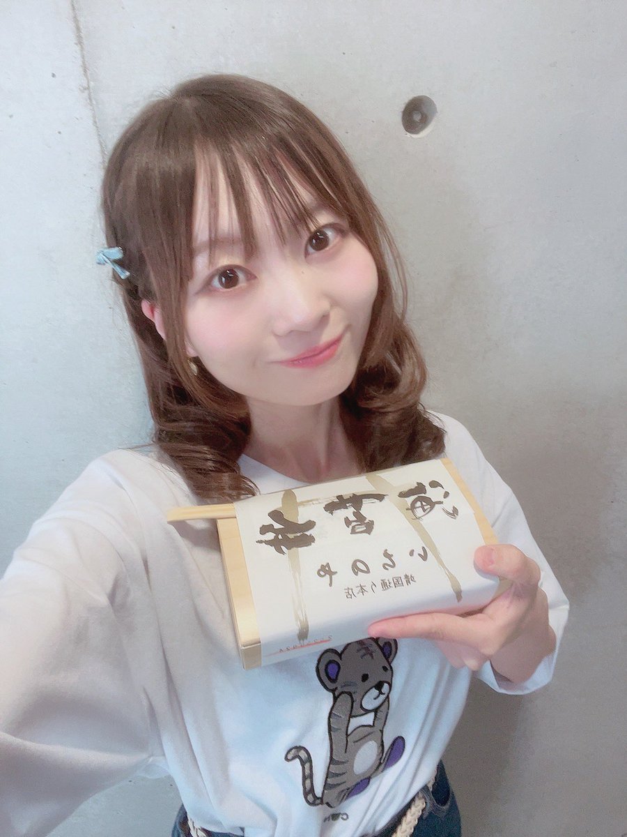 Aya27songe's tweet photo. #元素m
小屋入りして場当たりが終了

照明と舞台セットと〇〇が
綺麗に融合していて恐ろしく怖い

明日から皆様にお届けできるのが
とっても楽しみです✨✨
ご来場を心よりお待ちしております

ALT https://t.co/TJoIwTGnsm