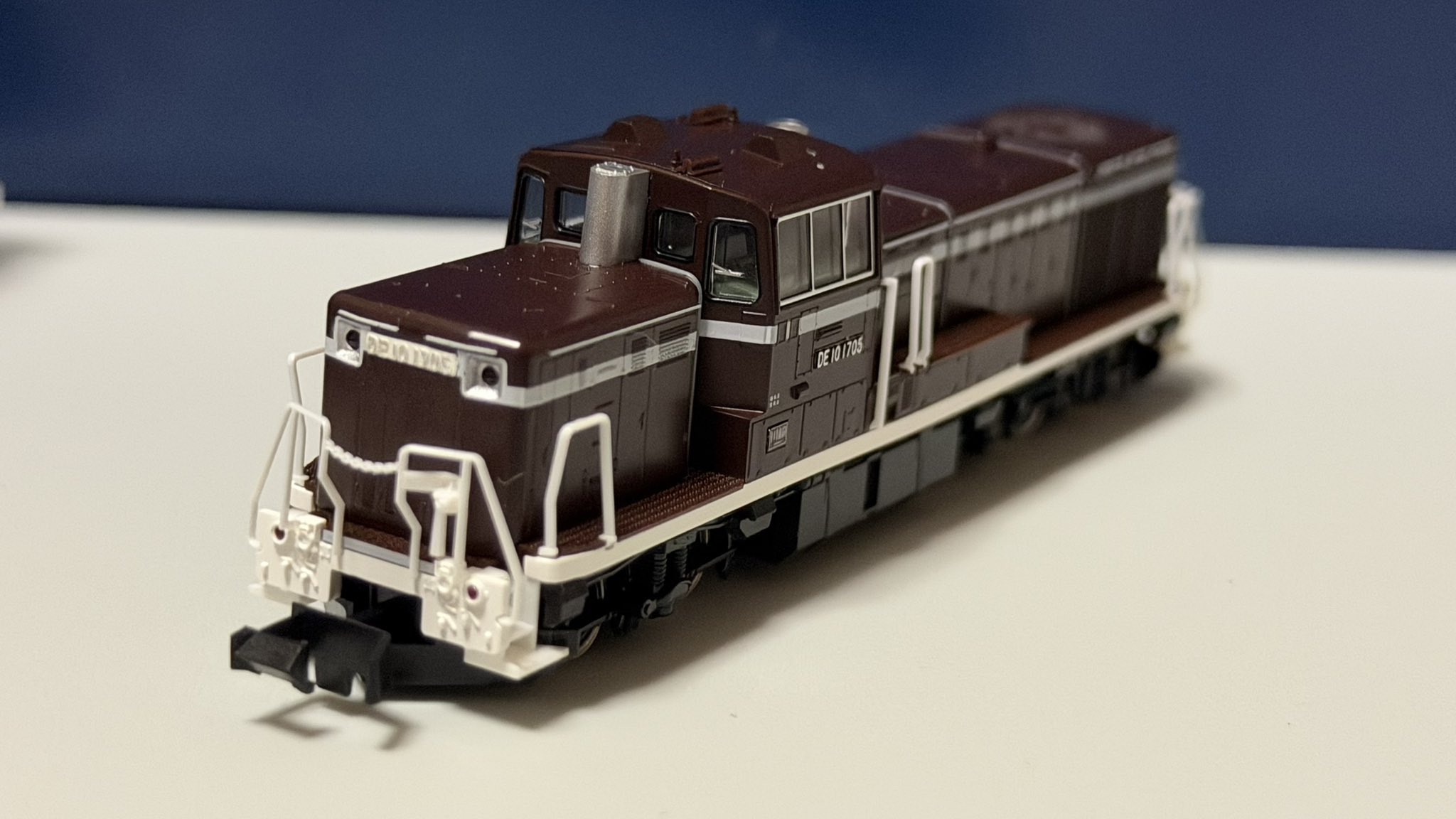 TOMIX DE10形1705号機 JR DE10-1000形ディーゼル機関車（1705号機・茶色）｜製品情報