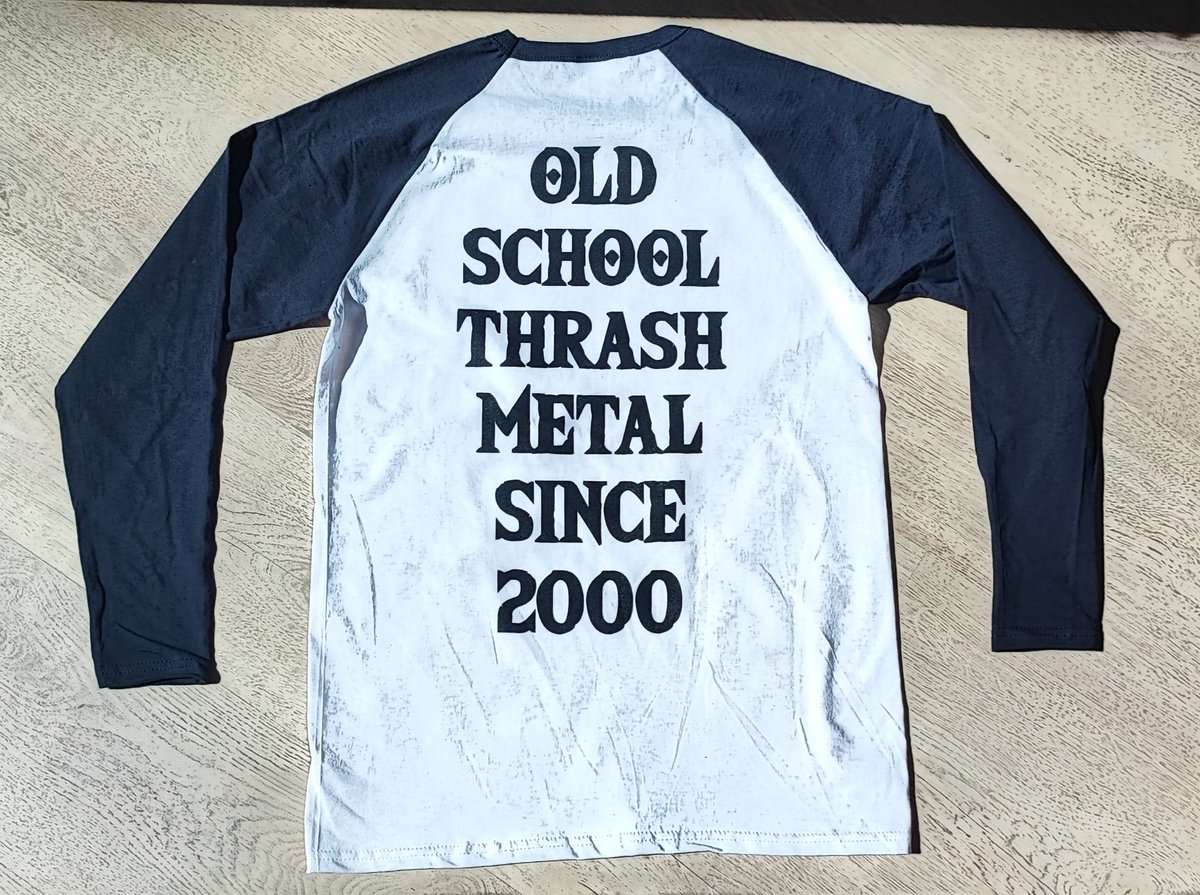 Ara que ve la fresqueta, acaben de sortir de fàbrica una nova tongada de samarretes del 25è aniversari de REDIMONI, però amb màniga llarga per no constipar-se. I al mateix preu: 20€.
Interessats/des, DM o email a redimoni@gmail.com .