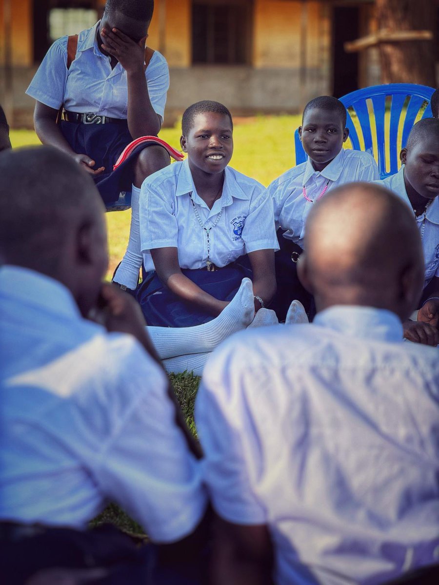 EUinUG's tweet image. On mission with our 🇪🇺 🇺🇬 Gender for Development Uganda partners.

Great discussions with girls benefitting from the CASH+ programme – listening to their experiences 👀 impact stories first-hand!

#GirlsEducation #SocialProtection #TeamEurope for social inclusion. 
#EUandUganda