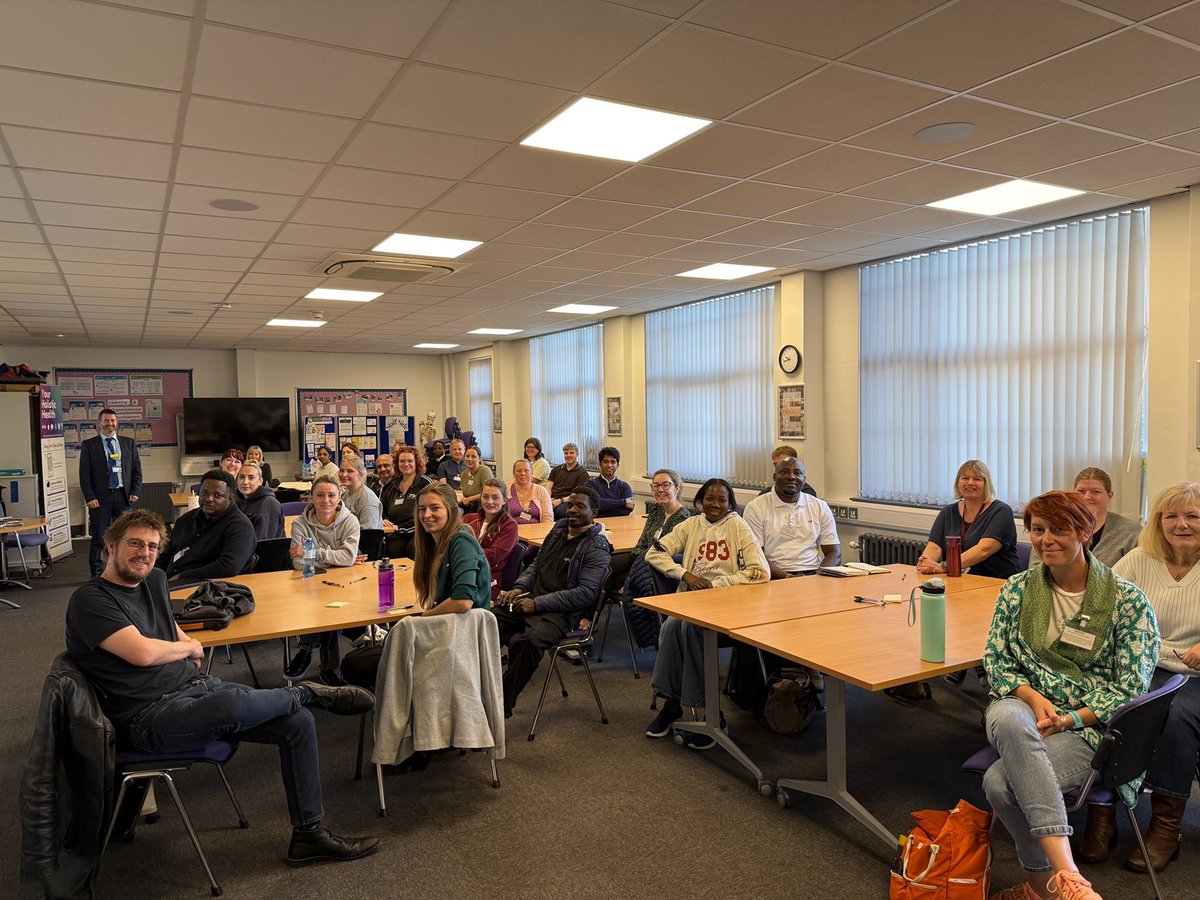 LincsCommHealth's tweet photo. A very warm welcome to everyone who joined our Group induction session earlier this week. We look forward to working with you all! π
#NHS #NHSGroup #Induction #LCHG #Community #Acute https://t.co/vLQ8mSrWX4