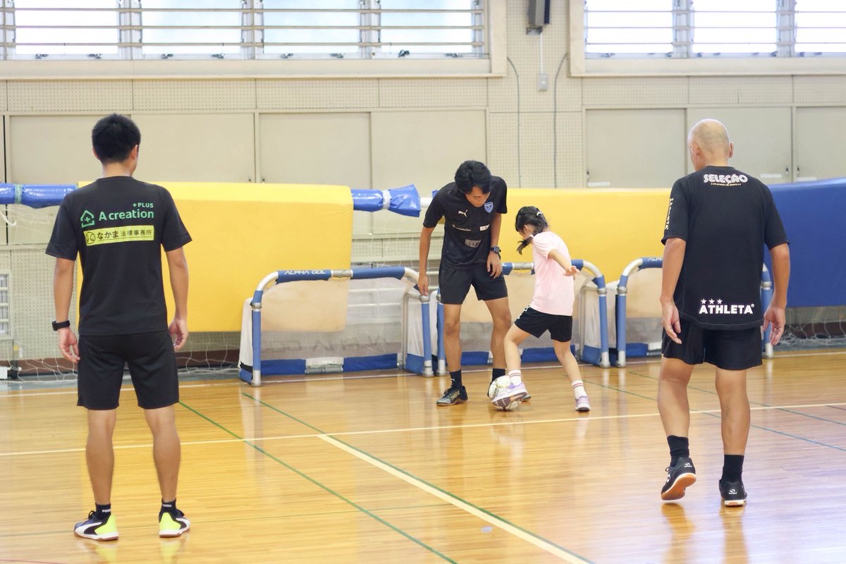 9月も視覚障がい（弱視）の方を対象とした「#スマイルスポーツ教室 」を開催しました⚽✨

初参加の子も含め、それぞれのレベルに合わせた練習を行い、最後は熱く盛り上がる試合に🔥

一人ひとりの技術がどんどん成長し、笑顔あふれる時間となりました😊