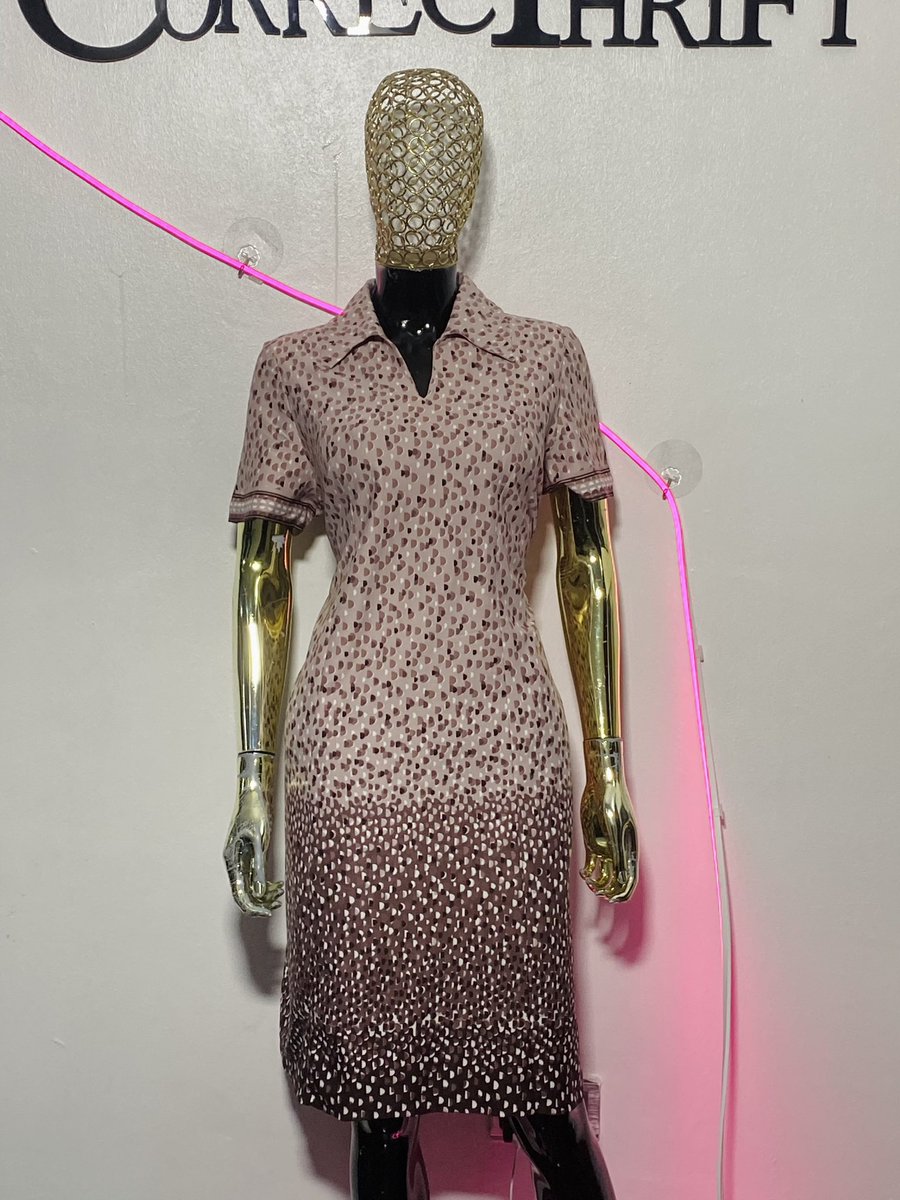 Correcthrift's tweet photo. @_DammyB_ @ChukwuWendy @ehdeeray @Olajumoketeey @Divine_joseph_ @ronnie_debowale @sandraaaa_mo @khilarah @Jesudunni_ Beautiful dress
Uk 16&amp;18
7,500 https://t.co/SbjoERu3dZ