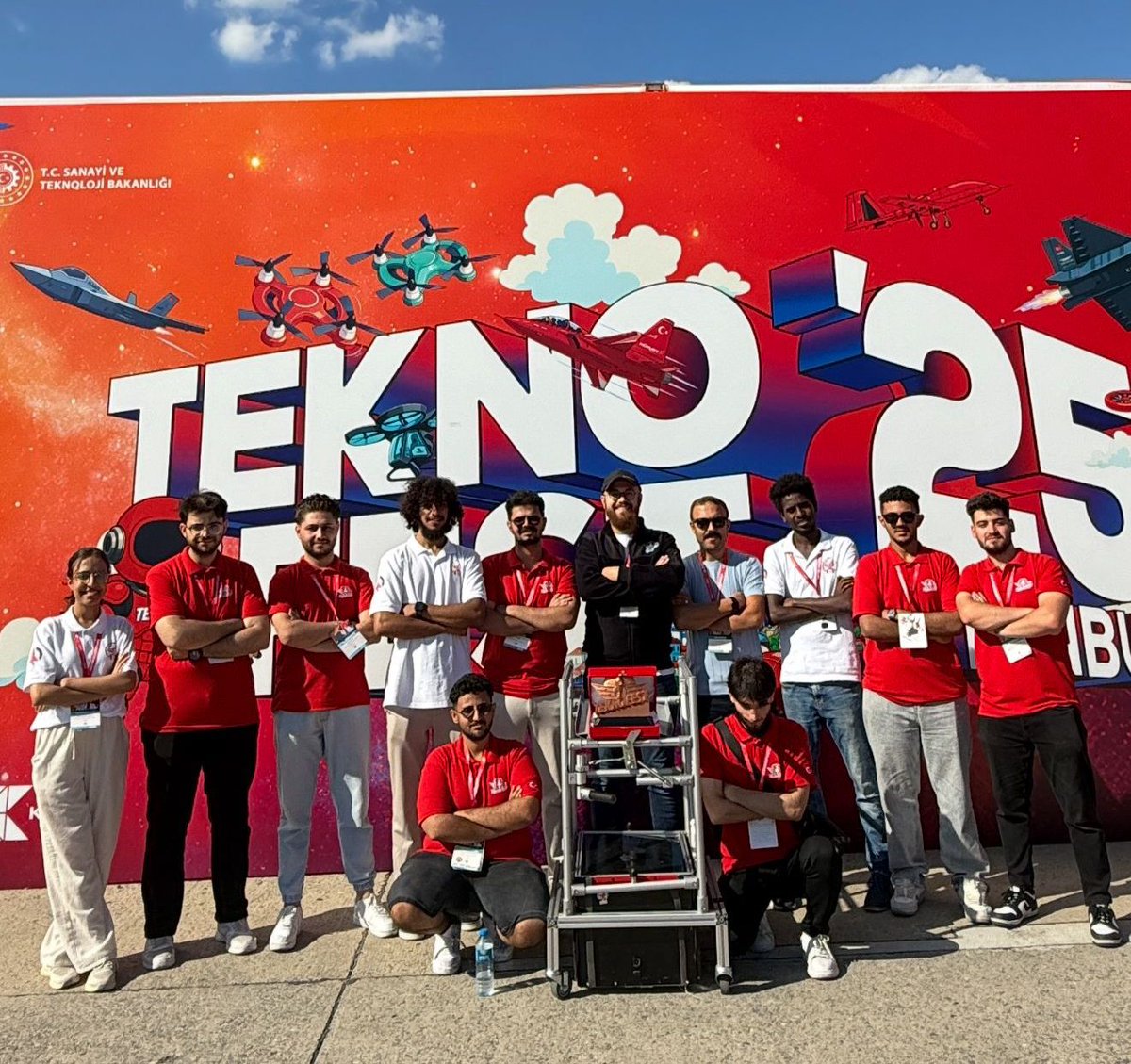universitemdpu's tweet photo. Cumhuriyetimizin ikinci yüzyılında gençlerimizin bilim, teknoloji ve mühendislik alanlarında sergilediği yeteneklerin vitrine çıktığı #TEKNOFEST 2025 finallerinde, DPÜ öğrencileri kazandıkları 6 ödülle büyük bir başarıya imza attı.
https://t.co/jE7UwvWCZh
#üniversitemdpü https://t.co/s9GGfrVO3z