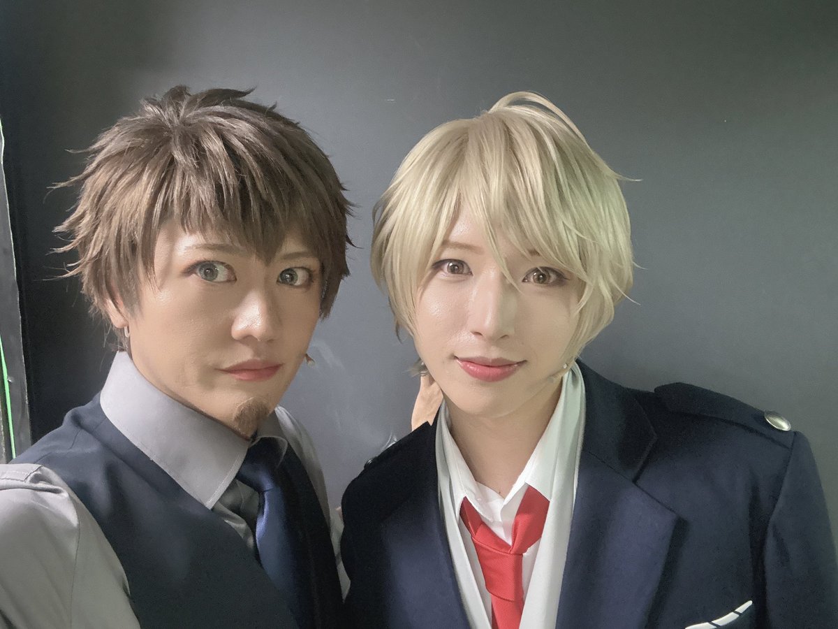 #舞台スタマイ 想い出館📸
#朝霧司 役 樹
#桧山貴臣 役 俊斗

稽古場から全体を見渡しながら、真っ直ぐ朝霧さんと向き合う樹。
顔面偏差値ぶっ壊れてる俊斗…お芝居も好きで今回私の推し誕生かも♡笑

#スタマイ #スタマイステ #スタンドマイヒーローズ