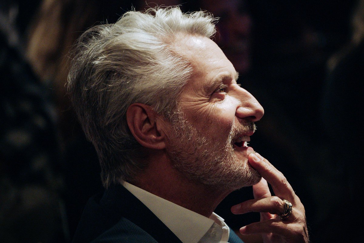 canalplusgroupe's tweet image. Hier soir, Antoine de Caunes, icône inimitable de la télévision et du cinéma français, a reçu le #TLAwards d’honneur 2025 pour l’ensemble de sa carrière.
Un hommage à un parcours exceptionnel que CANAL+ accompagne avec fidélité et fierté.
© Patrick Fouque / Prisma Media