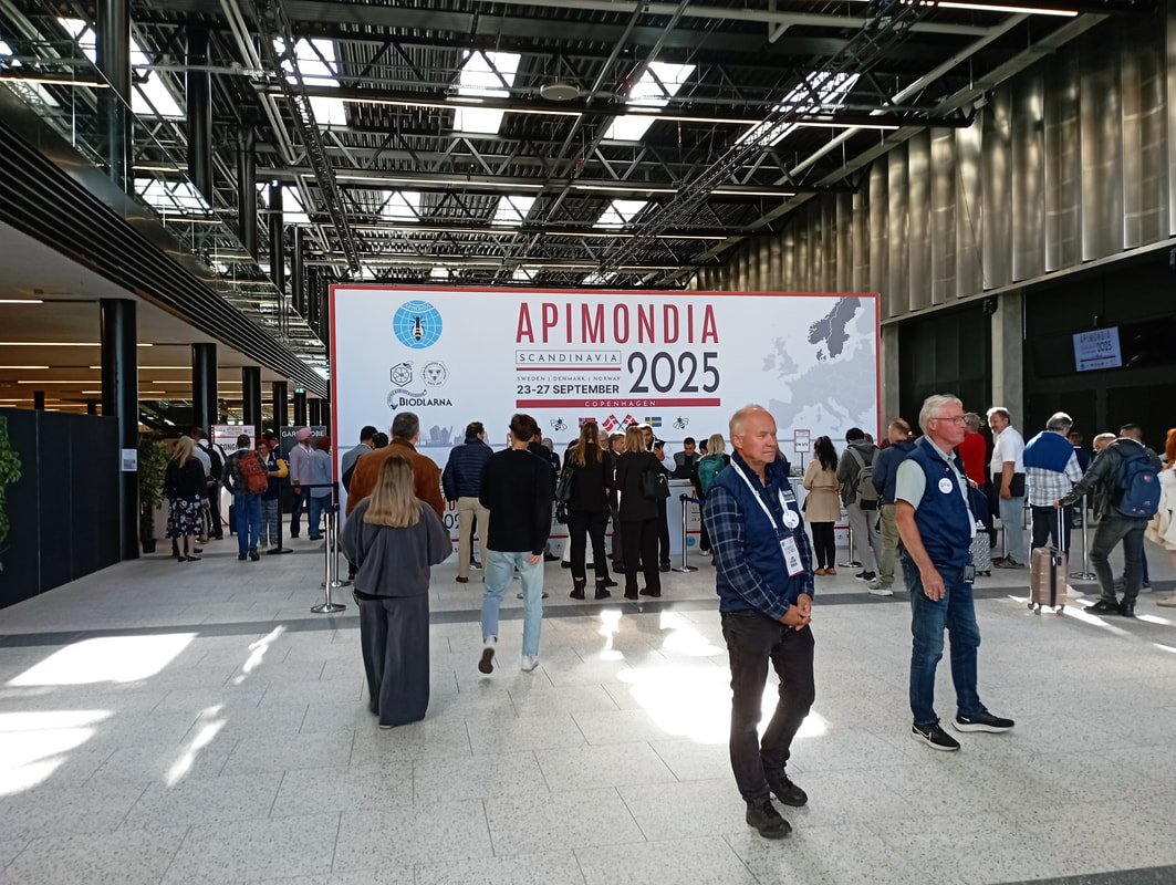 Apimondia tweet media