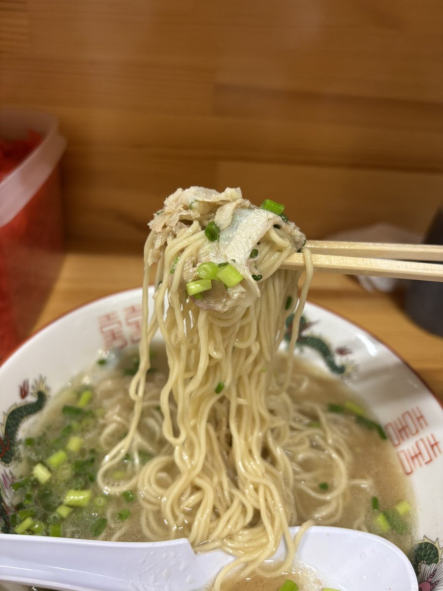 49📍しぇからしか（兵庫-仁川）

★チャーシューラーメン
　TPにんにく

ビジュで伝わると思うが最高であった

一番好きなラーメン屋さん🌻

チャーシューは必須だな

細い麺とチャーシューを

一緒に食べると至高なのです(⁎⁍̴̛ᴗ⁍̴̛⁎)