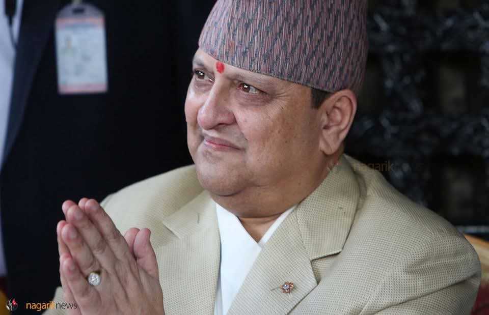 देशमा शक्ति शुन्यताको अवस्था सिर्जना हुँदा कस्ता कस्ता स्वार्थहरू घुस्छन् र कसरी हावी हुन्छन्, पछिल्लो Gen Z आन्दोलनपछिको परिदृश्यमा पनि हामीले अलिकति देखिसक्यौँ। थप धेरै दृश्य अगाडी आउँदै गर्नेछन्।

हाम्रा दलहरूले जानेर नजानेर जुन स्थायी शक्ति राजसंस्थालाई २ दशकयता चरम निषेध