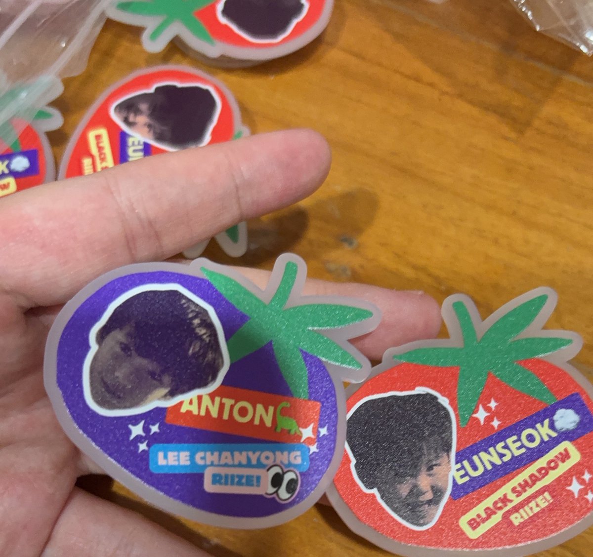 Special Thanks 💖🤍🙏🥹 ((ขอโทษที่รีวิวช้าค้าบ)) 
🍅Acrylic Griptok  ꒰ᐢ⸝⸝·༝·⸝⸝ᐢ꒱⸒⸒ <a href="/lanhankan/">ร้านหารกัน</a> สั่งครั้งแรกครับ ร้านทำไวมาก สวยมาก สีชัดตรงปกสุดๆ ของแจกหมดไวมากค่ะ😭 ฟินสุดๆ
🥦 Sticker A6 สั่งครั้งที่2 แล้ว สีสวยตรงปกมาก งานไวสุดๆ สวยชัด กันน้ำ ฟินมากก💖 #ywprinttreview