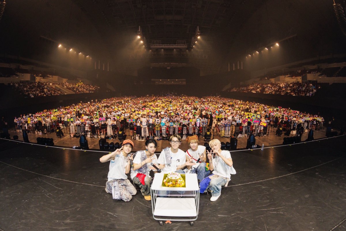 mikiki_tokyo_jp's tweet photo. 【ライブレポ公開】
昨日9月23日に開催された〈WILD BLUE 1st Anniversary ～SKY VOYAGE～〉
デビューから1年を駆け抜け、2年目をスタートさせた5人パフォーマンスで直に伝えた感謝と進化、明るく爽やかな持ち味を伝えます💫

記事はこちら➡https://t.co/55AlhiTJ5T

#WILDBLUE #山下幸輝 #宮武颯 #鈴川直弥 #池田優斗 #鈴陽向 #WB_1st_Anniv_SKYVOYAGE
@wildblue_ykme @virginmusicJP @ayach___