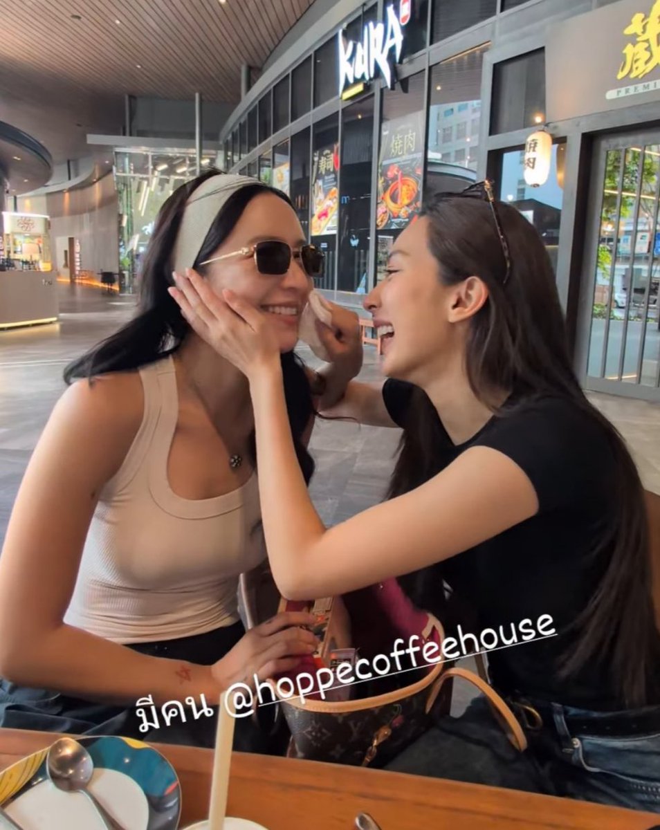 these cuties out on a date 😭

ENJOYJUNE AT YEntAW2025 
#EnjoyJunexYentAwards