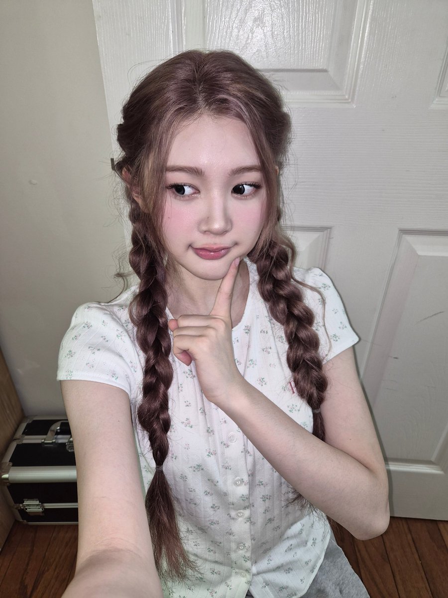 250924 #에이나 위버스 

Pretty please 많관부🩵💞💕💝💖