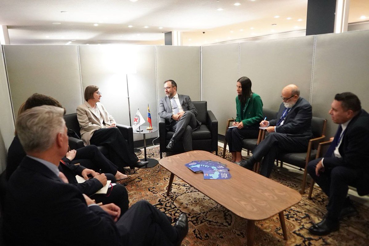 Nous avons eu une réunion cordiale avec Mirjana Spoljaric Egger, représentante principale du Comité international de la Croix-Rouge (CICR) auprès des Nations Unies, pour renforcer le cadre de coopération entre le CICR et le gouvernement bolivarien.
<a href="/CICR_ve/">CICR Venezuela</a> <a href="/yvangil/">Yvan Gil</a>