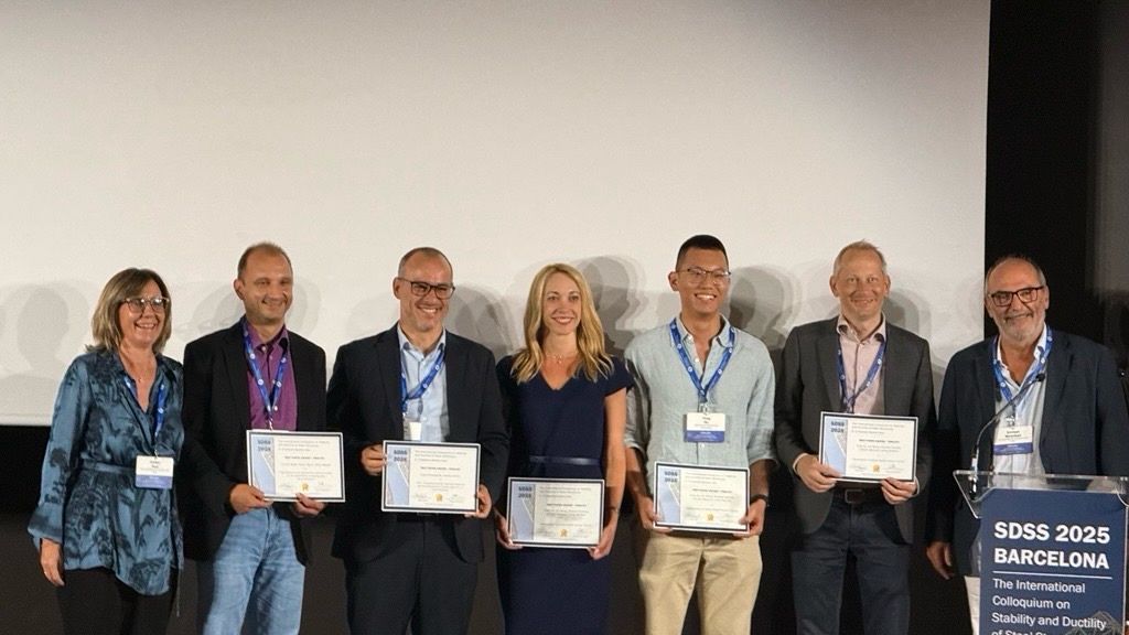 PIONEER_Eu's tweet image. Another great moment for the team! 🥂 At #SDSS2025 Barcelona, the @ICSteelStruct team presented breakthrough research on hybrid WAAM, Wire Arc #AdditiveManufacturing, steel connections.

By combining 3D-printed WAAM nodes with conventional members, the results were remarkable:…
