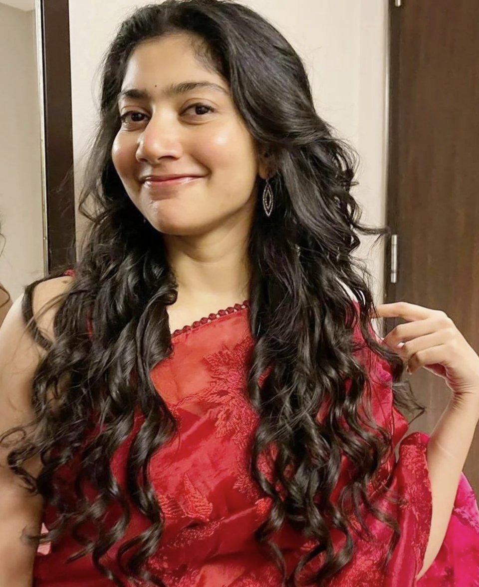 Image Beautiful Actress Sai Pallavi Hot Mallu Aunty SaiPallavi heroine | iiQ8 Entertainment