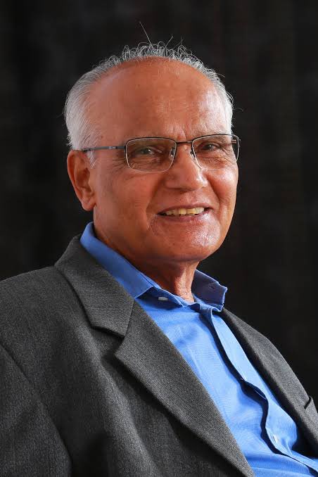VishweshwarBhat's tweet photo. With profound sadness I  announce the demise of  Dr.S.L.Bhyarappa today afternoon in Bengaluru https://t.co/HzZlgVQKVk