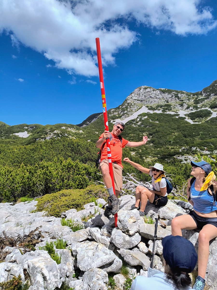 #ThrowbackThursday to our spring hike to the legendary Outlaw’s Gate (Hajdučka Vrata) on our inaugural Bosnia hiking tour. Panoramic peaks, a natural stone, and astounding scenery!

Join our 2026 hiking tours across the Balkans!
👉 undiscoveredbalkans.com/tour-category/…