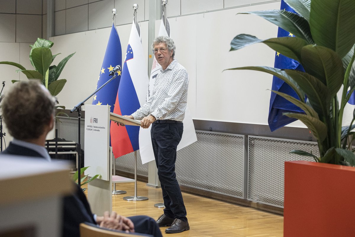 AI4Science Conference 2025 opened with a fascinating keynote by Prof. Ross D. King (University of Cambridge &amp; Chalmers Institute of Technology), as part of the EurAI Speaking Session.
🌟 Title: The Automation of Science: Past, Present, and Future
#SMASH #MSCA
📷STA