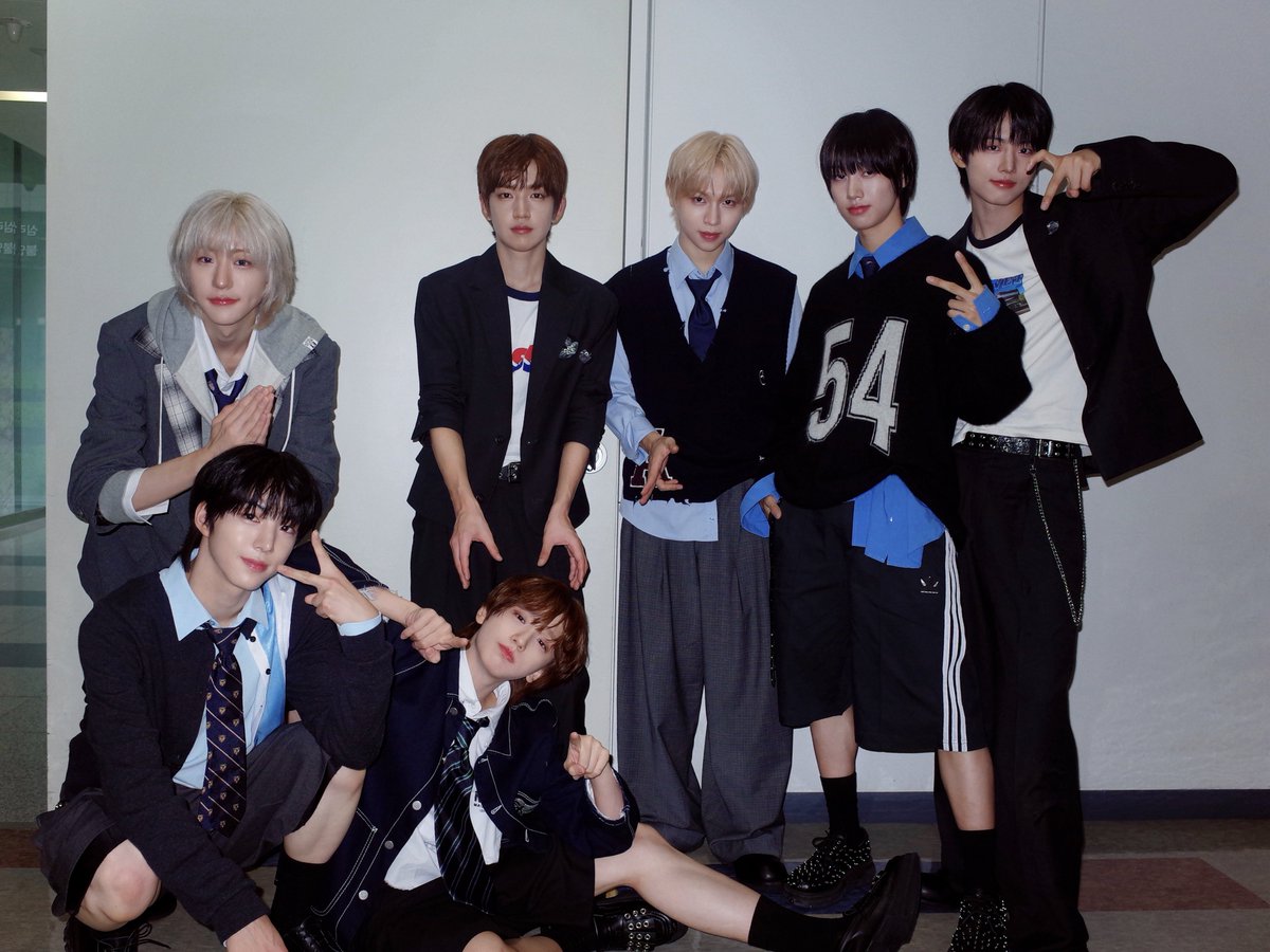 [📸] #IDID_IT
250924 #쇼챔피언 무대했딧💙
팬분들과 함께해서 행복했던 첫 주 음악방송❤️
앞으로 사랑과 응원으로 무럭무럭 
성장하는 아이딧이 되겠습니다🌱

#IDID #아이딧 #I_did_it 
#제멋대로_찬란하게 #CHAN_RAN