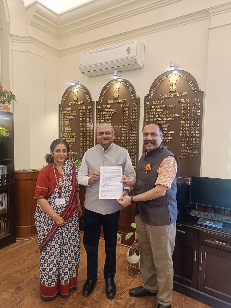 IncomeTaxIndia's tweet image. CBDT &amp;amp; CAG (Comptroller and Auditor General of India) sign MoU on Academic and Training Interaction &amp;amp; Cooperation

The MoU provides a comprehensive framework for academic, training and research cooperation in areas of:
🟢The New Income Tax Act
🟢 Direct Tax Administration
🟢…