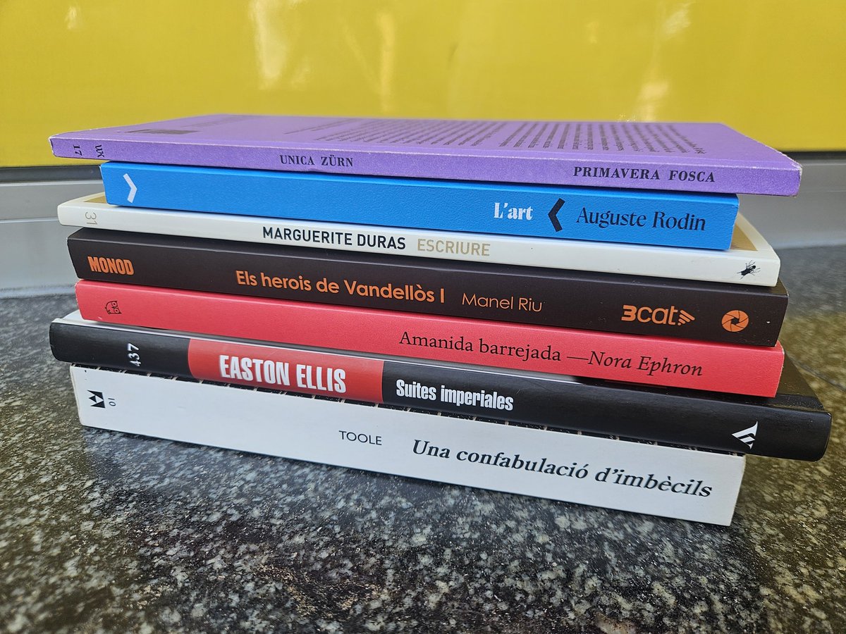 Pressió per publicar. Frustració. Síndrome del impostor.

Escriure pot ser una puta merda. Ho tractem a 'La pila' xerrant amb l'<a href="/andreaishere/">Andrea Rovira</a> i endinsant-nos a la vida de John Kennedy Toole, Marguerite Duras i altres.

I, com sempre, recomanacions!

📚 3cat.cat/3cat/la-cara-f…