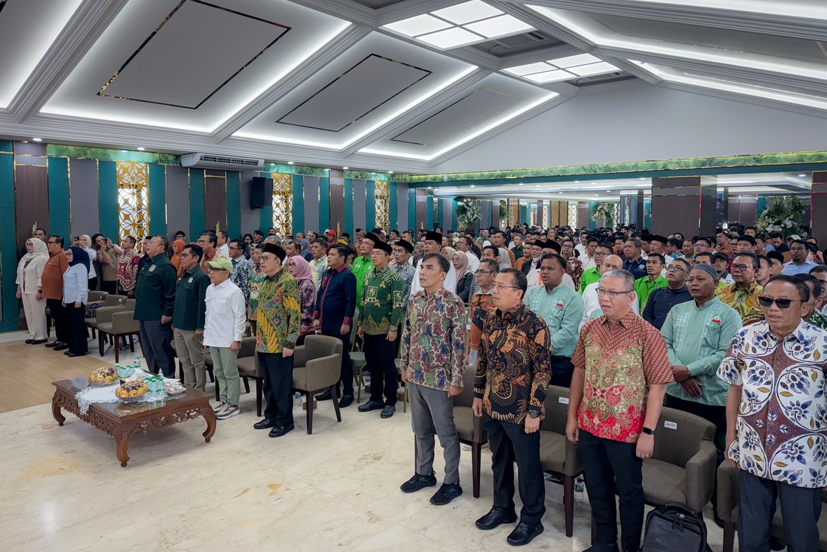 Memperingati Harlah ke 11 DPN Gerbang Tani dan Hari Tani Nasional 2025.

"Petani adalah penolong negeri"
KH. Hasyim Asy'ari