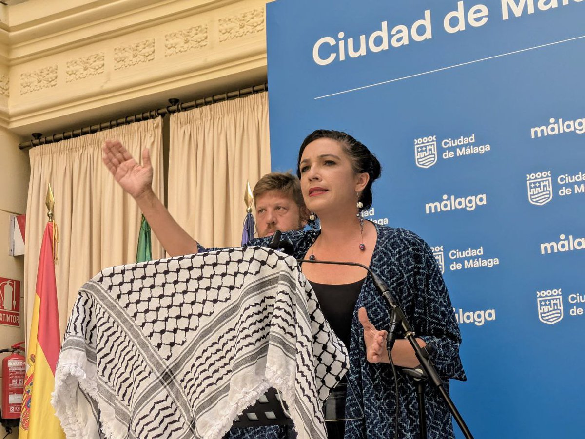 El alcalde de <a href="/malaga/">Ciudad de Málaga</a> es cómplice del sionismo terrorista. 

Exigimos al Ayto que se posicione del lado bueno de la Historia, condene el genocidio,deje de contratar y hacer negocio con empresas israelíes,declare el 29N día de luto oficial y exija la protección de <a href="/GlobalSumudF/">Global Sumud Flotilla Commentary</a>
