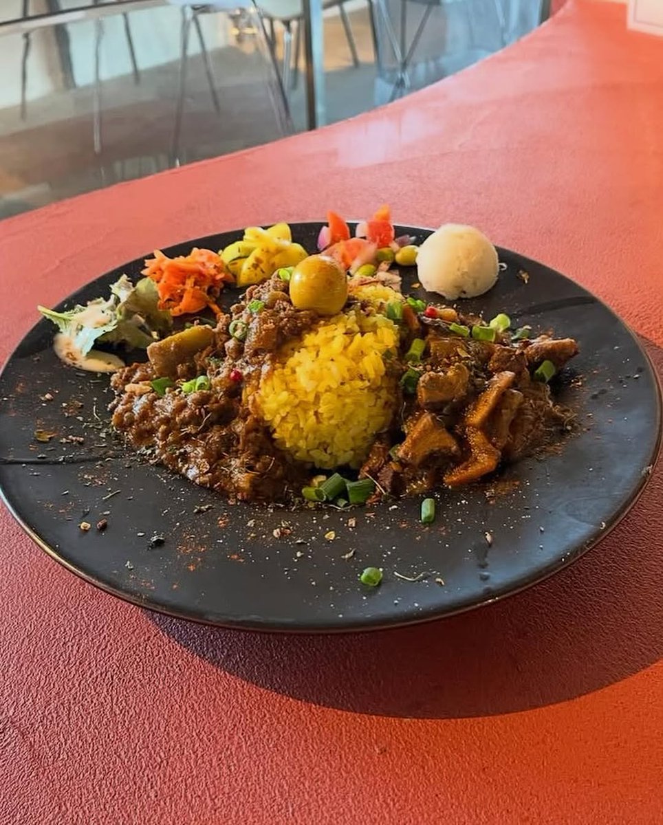 india_kouonji's tweet photo. 出店者様ご紹介🍛CURRY🥄
/／
✨MODECURRY　@modecurry2019
\＼
10月25日（土）出店

📋【販売予定メニュー】
秋の味覚大集合！
モデ式粗挽き鶏キーマ
ポークビンダルー(予定)
スパイス一品

🗣️【お店からのメッセージ】
厳選した旬の食材とスパイスを組み合わせ
150種類以上の本格スパイスカレーを生み出してきたモデカレーがインドフェスタ初参戦！
こだわりのスパイスカレーをお楽しみください！

※当日は紙皿、テイクアウト容器での販売となります。

🇮🇳千代田町インドフェスタin光恩寺2025🇮🇳

#modecurry #深谷市
#ポークビンダルー
#インド #群馬カレー部
#スパイスカレー　#千代田町インドフェスタ
#赤岩渡船 #ちよだぶらり