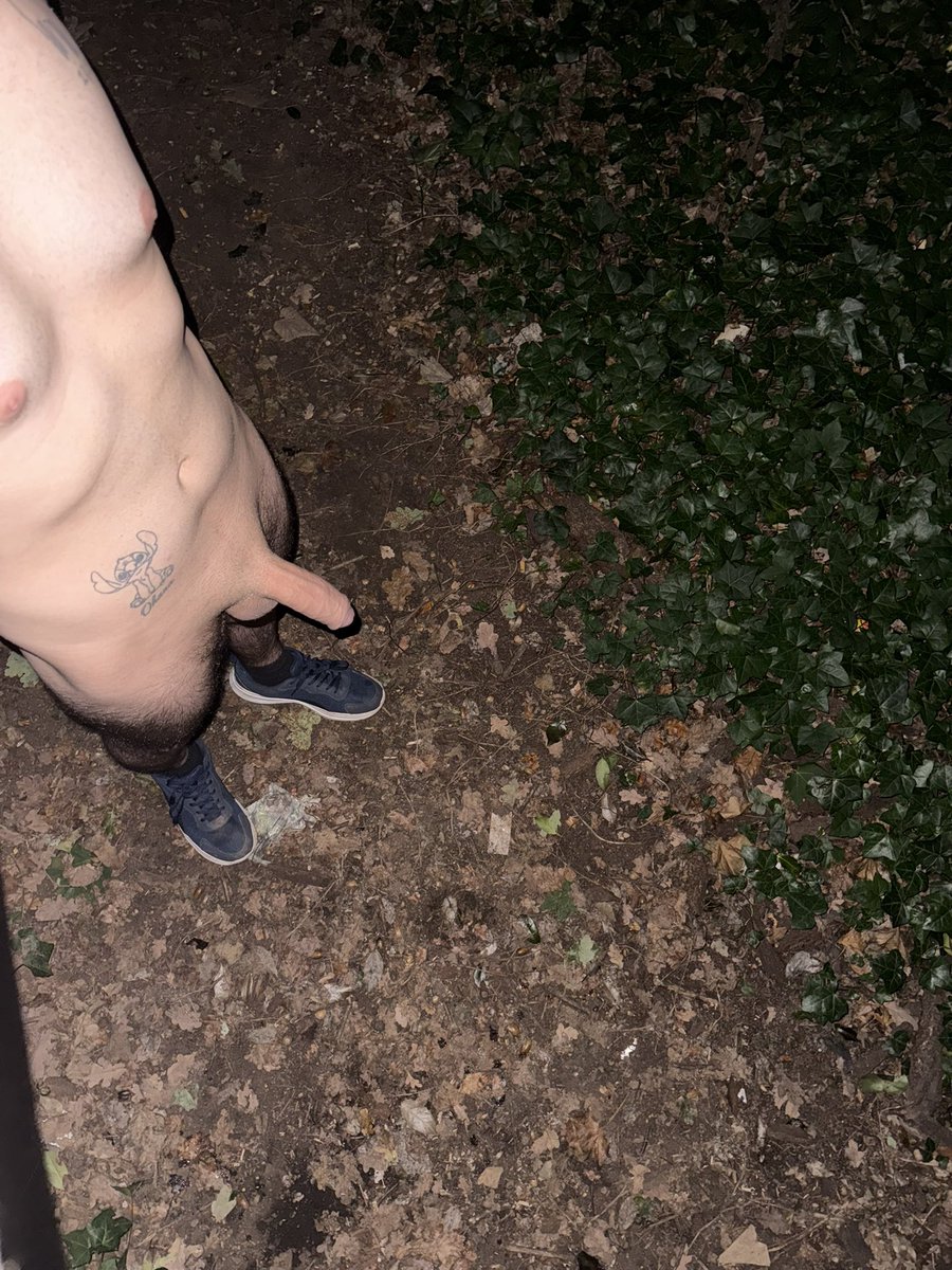 ToniMoss99's tweet photo. You find me in the woods…… what you doing? 👀 https://t.co/ydJLHvHp3B