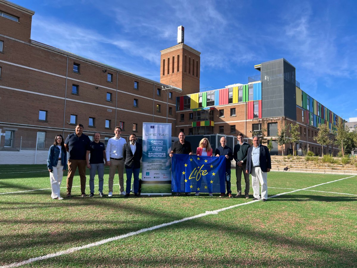 LIFET4C_'s tweet image. 🇪🇸 Las obras del nuevo campo de fútbol de la Escuela IDEO han terminado. Los técnicos de Polytan han concluido con éxito la instalación de la base elástica y el césped artificial con ecolastene. Un gran avance para la Escuela IDEO
#lifet4c #lifeprogramme #lifeproject #ecolastene