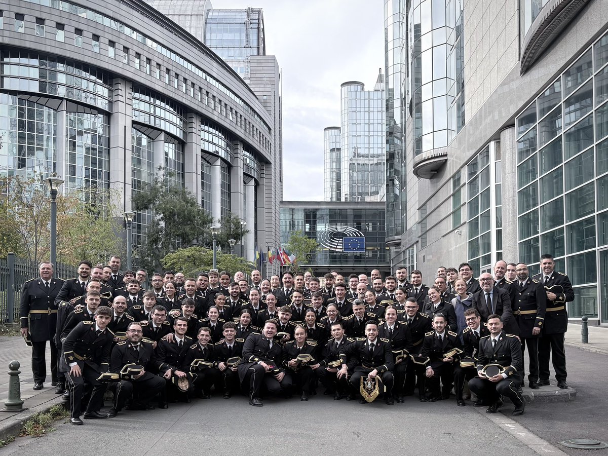 Los sueños se consiguen cuando se trabaja con el corazón.

𝐕𝐢𝐫𝐠𝐞𝐧 𝐝𝐞 𝐥𝐨𝐬 𝐑𝐞𝐲𝐞𝐬 𝐞𝐧 𝐞𝐥 𝐏𝐚𝐫𝐥𝐚𝐦𝐞𝐧𝐭𝐨 𝐄𝐮𝐫𝐨𝐩𝐞𝐨🇪🇺