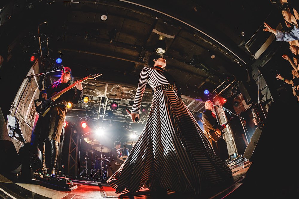 撮影させていただいたcali≠gari 『カリ≠ガリ新宿ロフト5番勝負 オマエのカリ≠ガリ』新宿 LOFT公演のライブレポートが公開されました！

写真掲載していただいております！