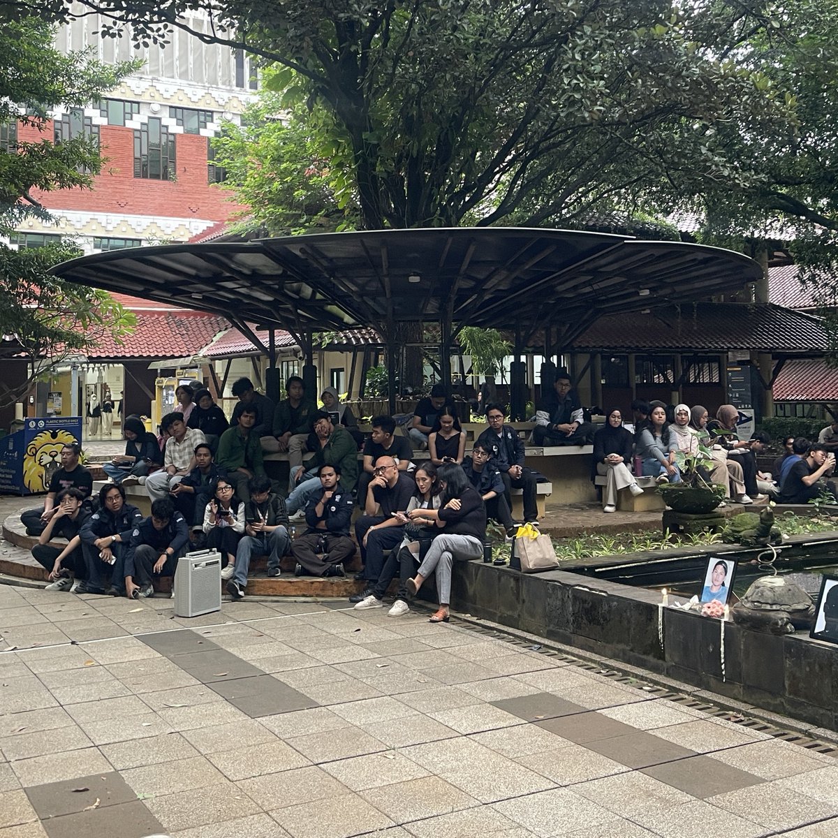 kastratofe's tweet image. Yap Yun Hap memorial event is being held at Taman Rotunda Teknik right now.