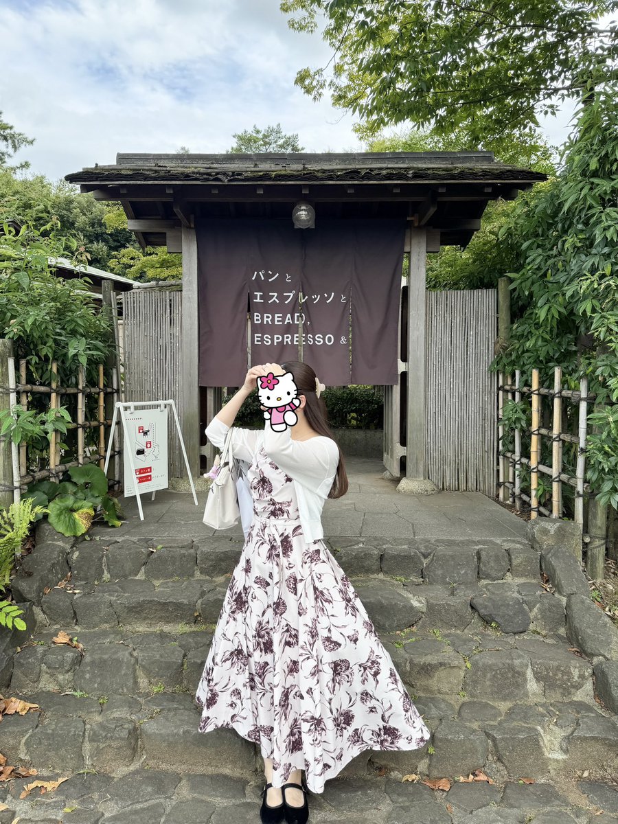 Dahlia Belted Dressは秋でも羽織りと一緒にまだまだ着れそうで嬉しい🐈🎀✨秋が嬉しくてピクニック行ってたくさん動いて、カフェでたくさんお話した日💖❕

#herlipto