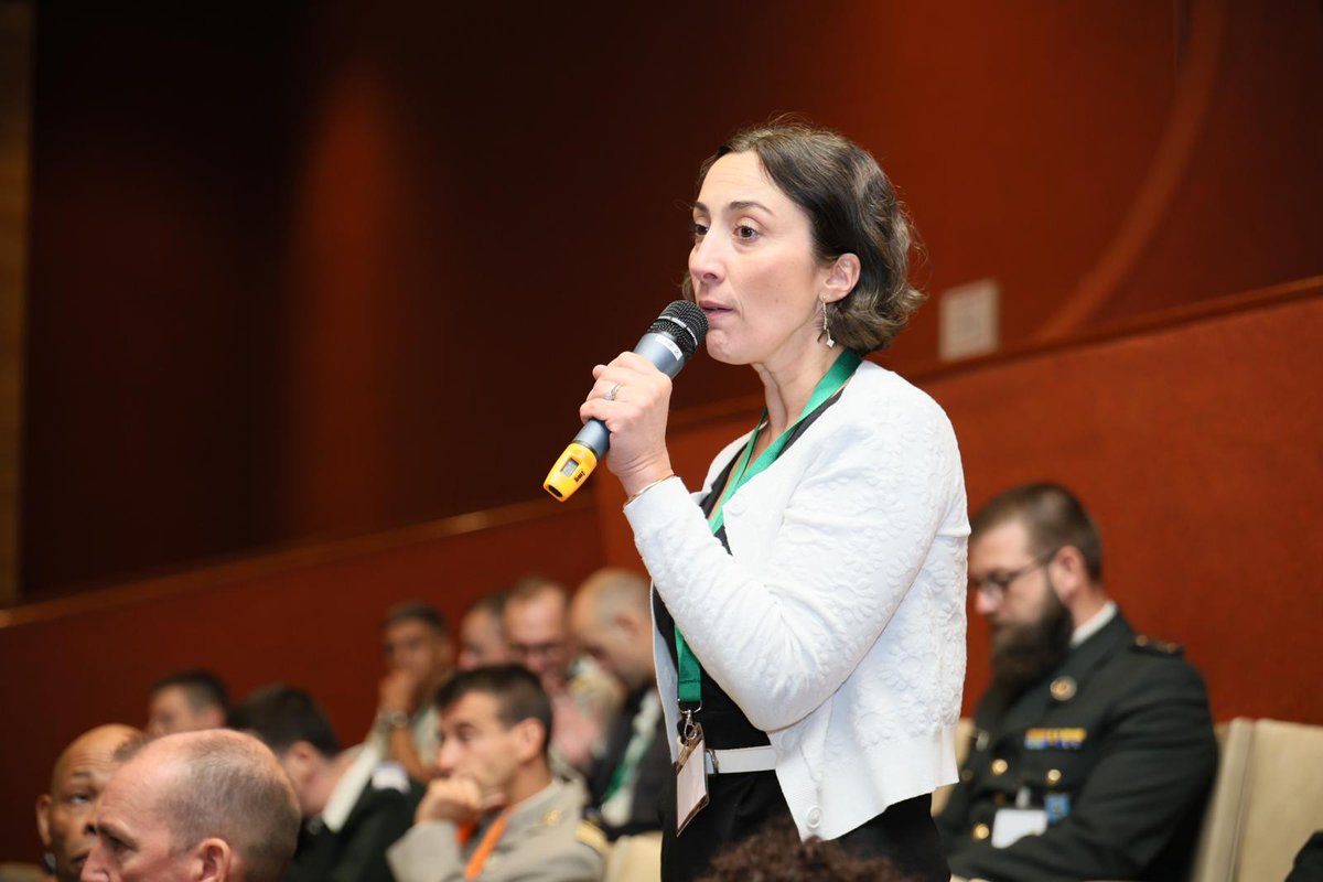 L'AMIAD, le <a href="/CombatsFuturs/">Commandement du combat futur</a>, la <a href="/DRHATofficiel/">Direction ressources humaines de l'armée de Terre</a> et Airbus CyberSecurity croisent leurs regards : intégrer l'IA dans la Défense, structurer la politique capacitaire, recruter et former les talents, développer des synergies civilo-militaires pour préparer l'avenir.<a href="/armeedeterre/">Armée de Terre</a>