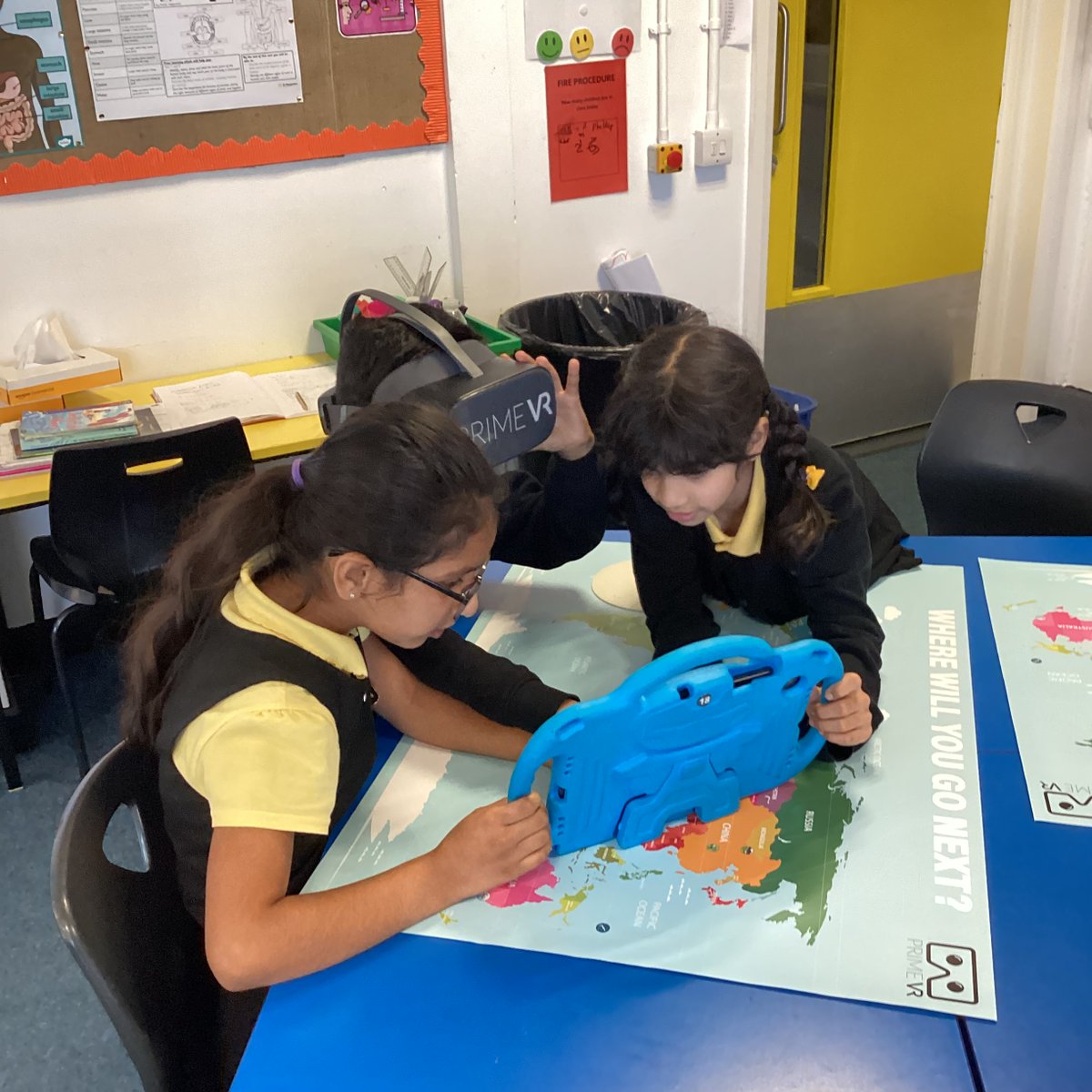 Year 4 took part in an exciting VR workshop this week to help us understand more about the Ancient Greeks!