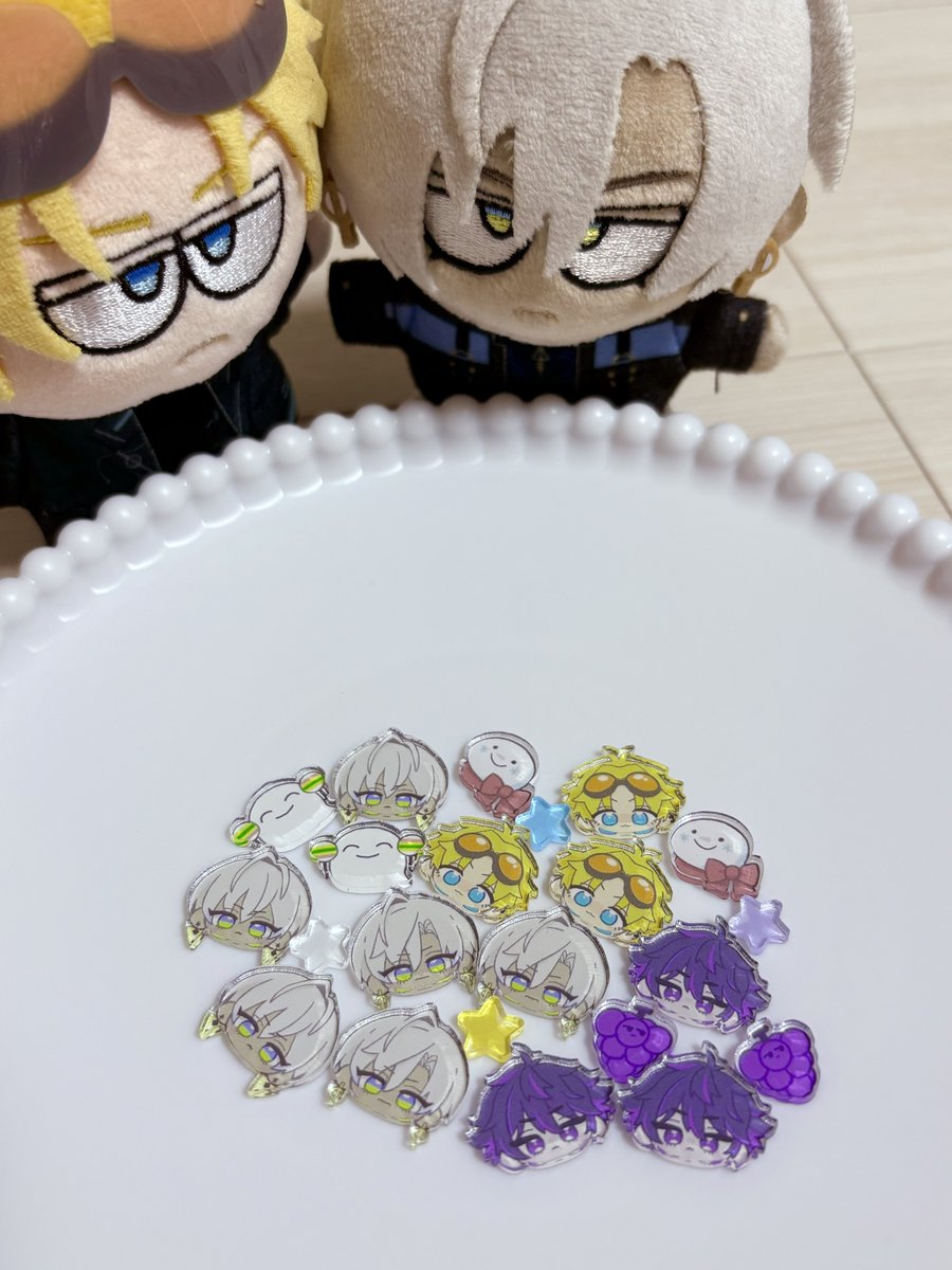 ゴミズと酒寄のアクリルパーツ作ったんだけどかわいくできたから見てほし❣️❣️❣️❣️
#言いたいことがアルビオ　
#絵ブラヒム　#そうまみろ